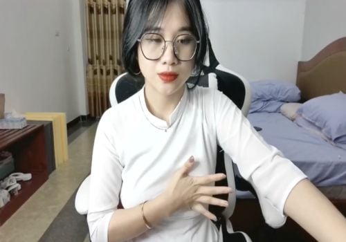 Anna Gấu Livestream Thủ Dâm Cho Anh Em Xem Tặng Quà